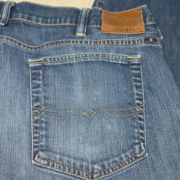 Lucky Brand 181 Relaxed Straight Mens Jeans 44x30 Med Wash Stretch Denim Short - Picture 9 of 12